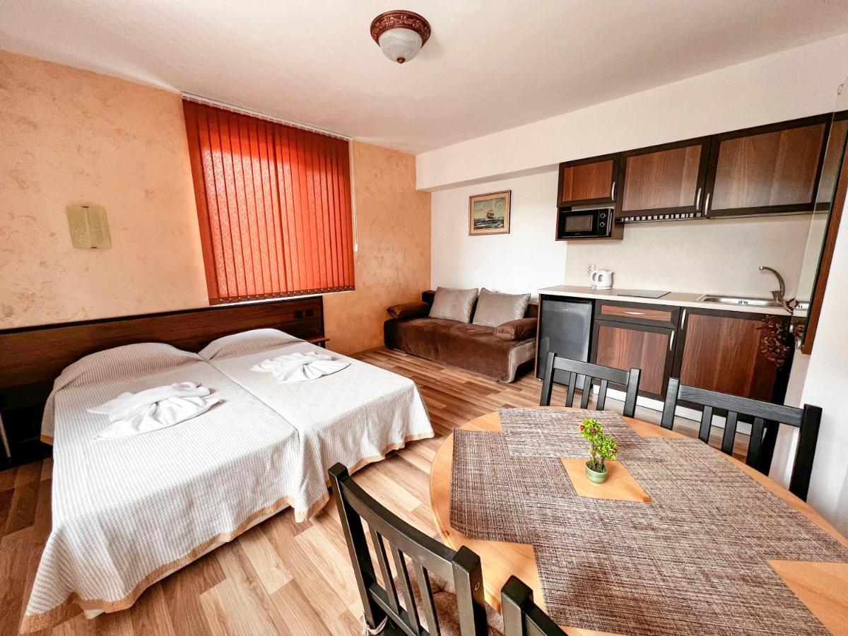 Chrystal Guest House Obzor Exterior foto